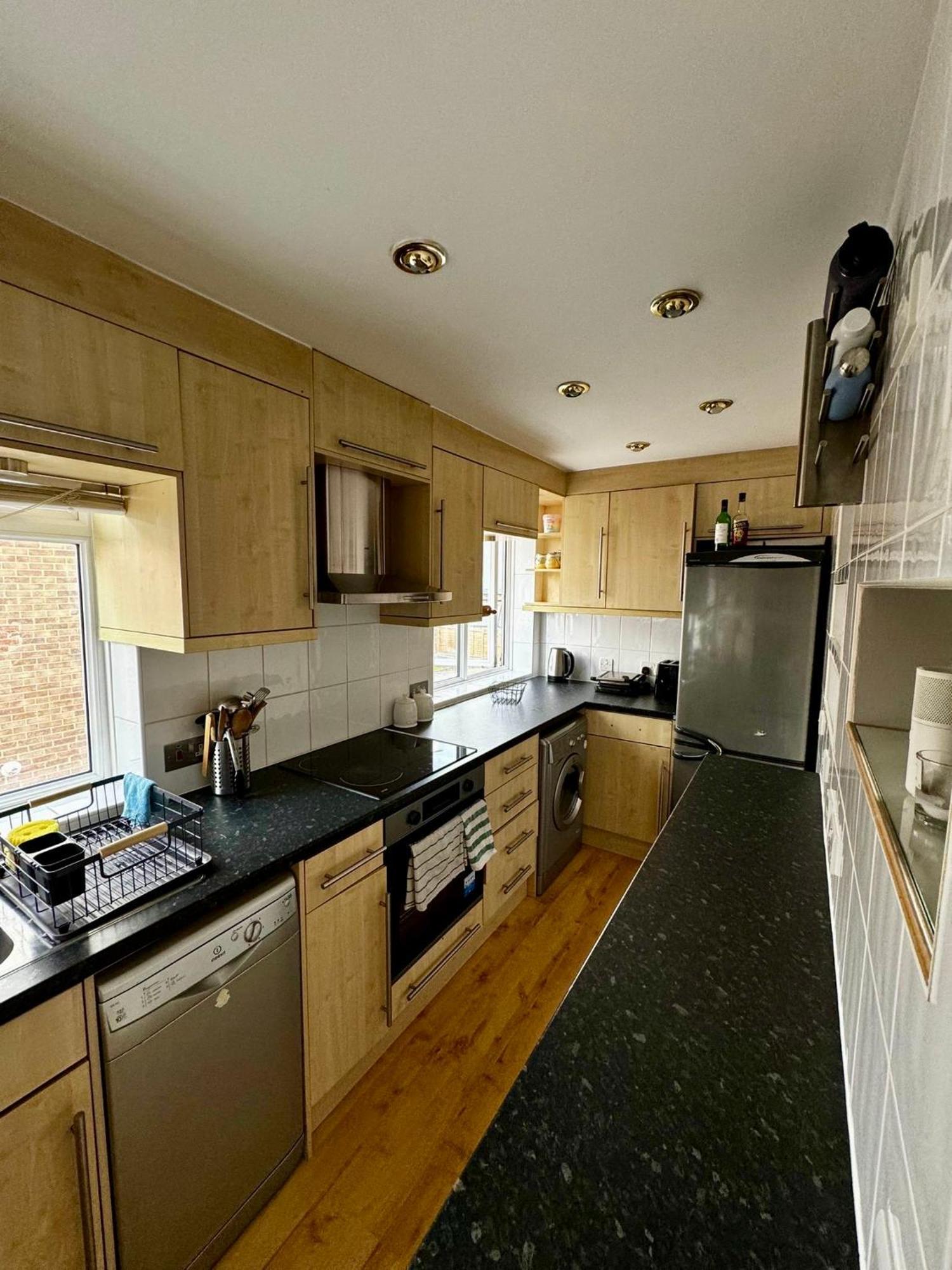 Amazing En-Suite Apartment In Finchley Central Лондон Экстерьер фото