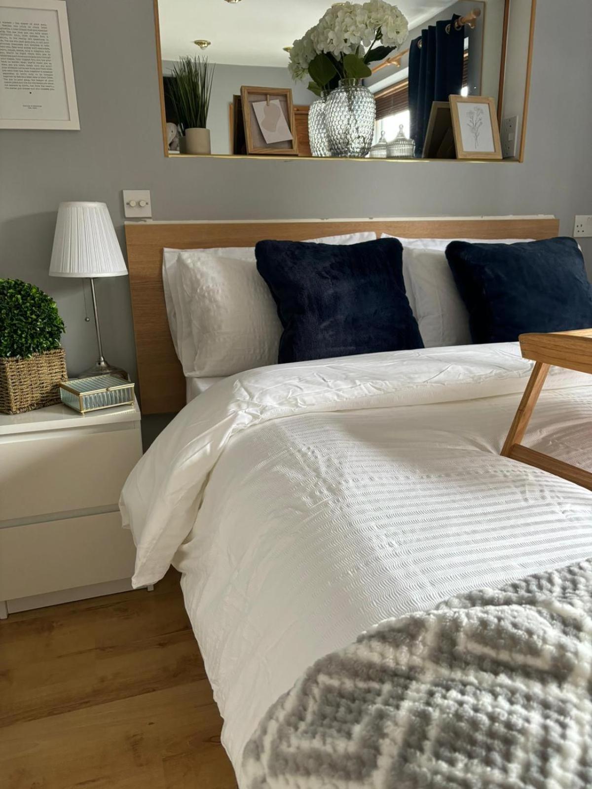 Amazing En-Suite Apartment In Finchley Central Лондон Экстерьер фото