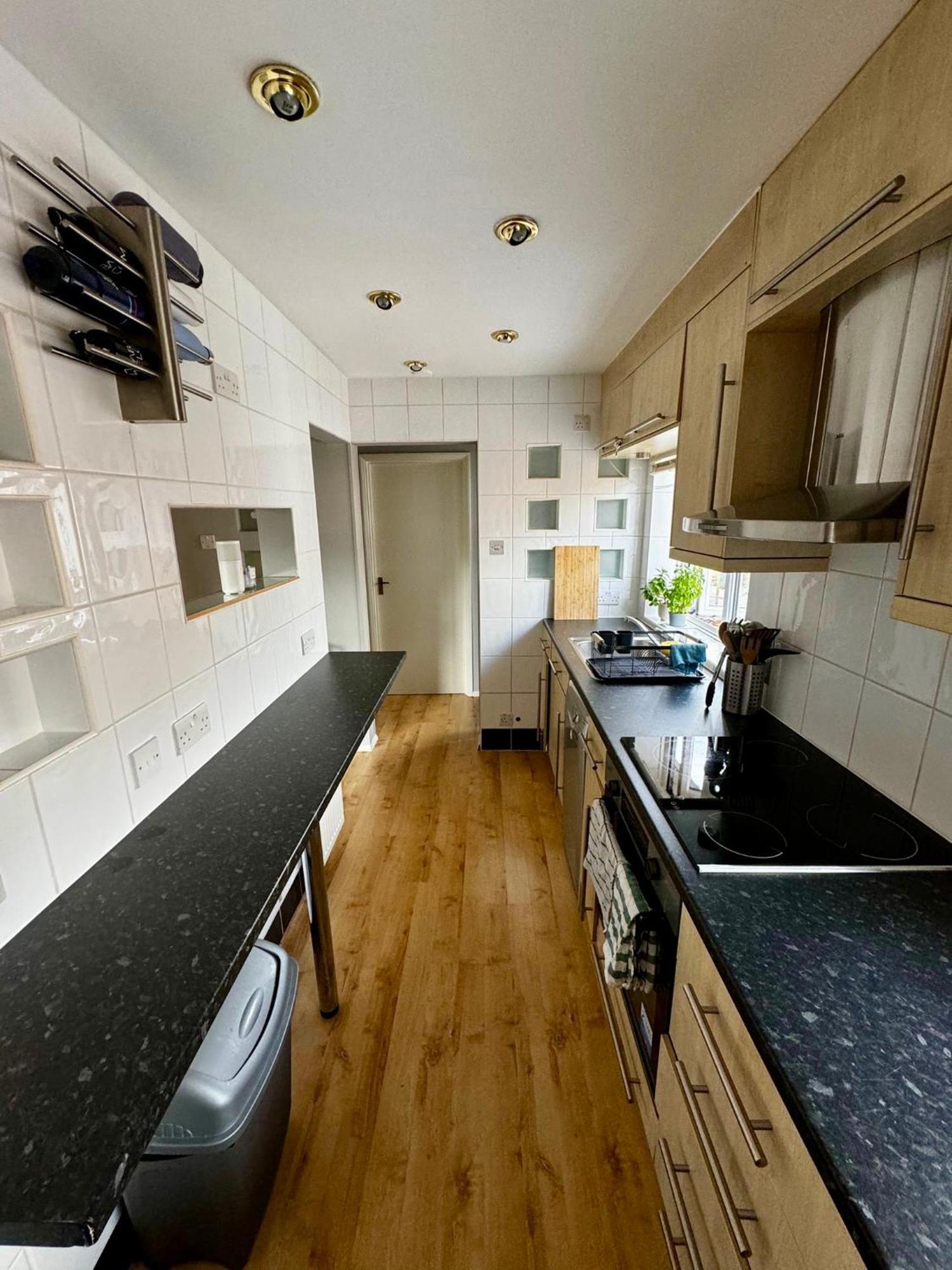 Amazing En-Suite Apartment In Finchley Central Лондон Экстерьер фото