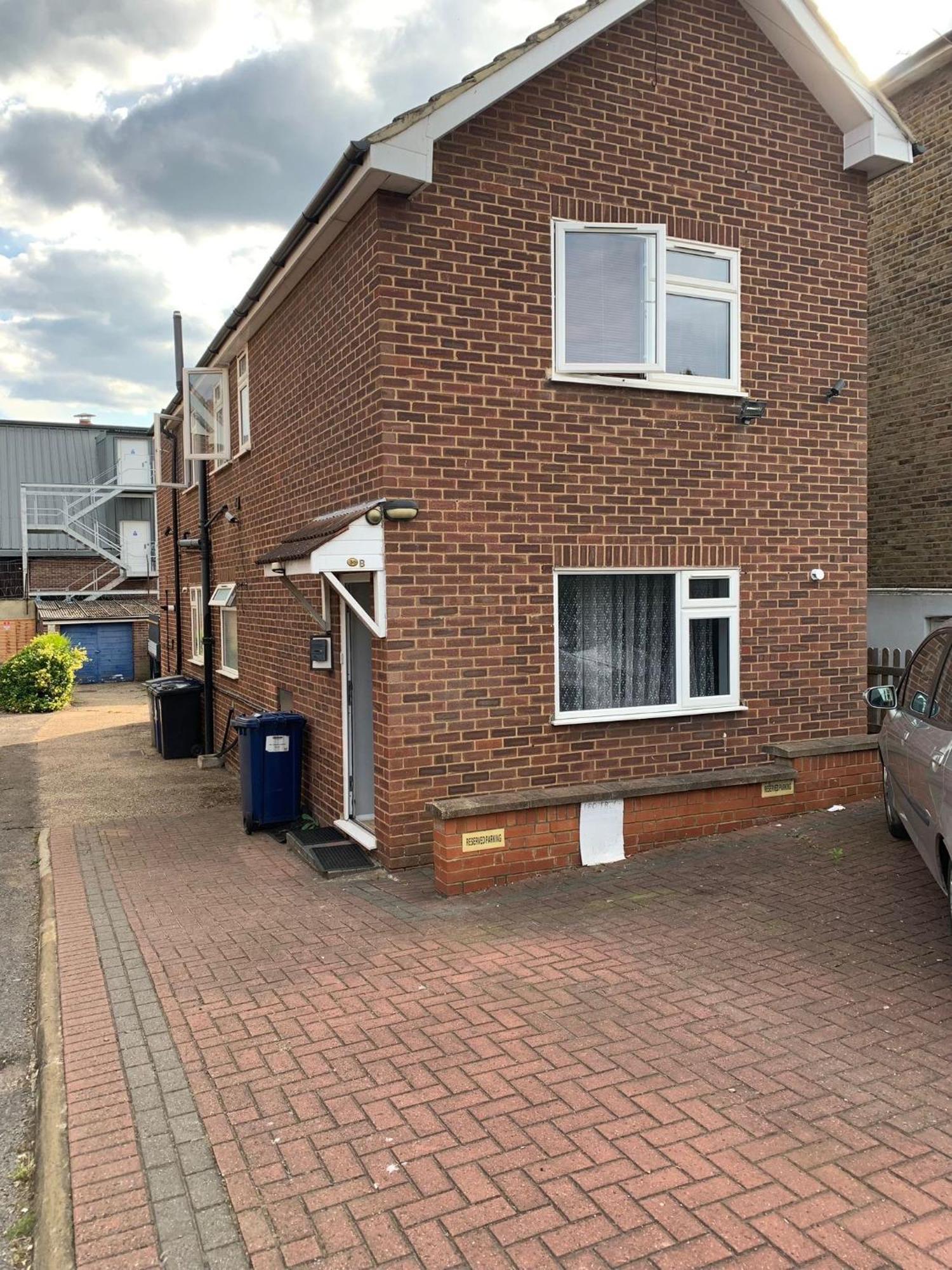 Amazing En-Suite Apartment In Finchley Central Лондон Экстерьер фото