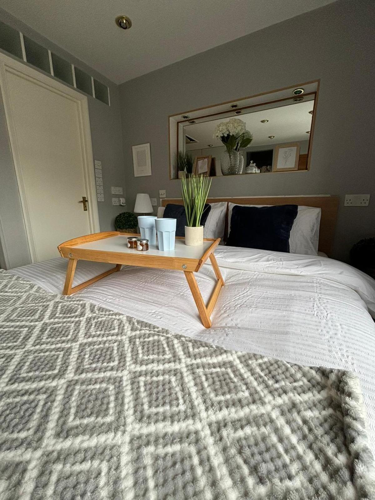 Amazing En-Suite Apartment In Finchley Central Лондон Экстерьер фото