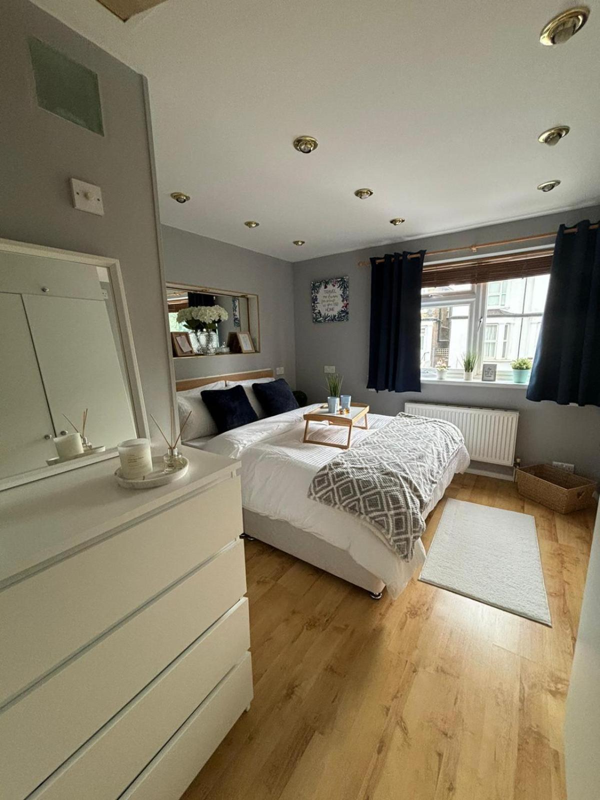 Amazing En-Suite Apartment In Finchley Central Лондон Экстерьер фото