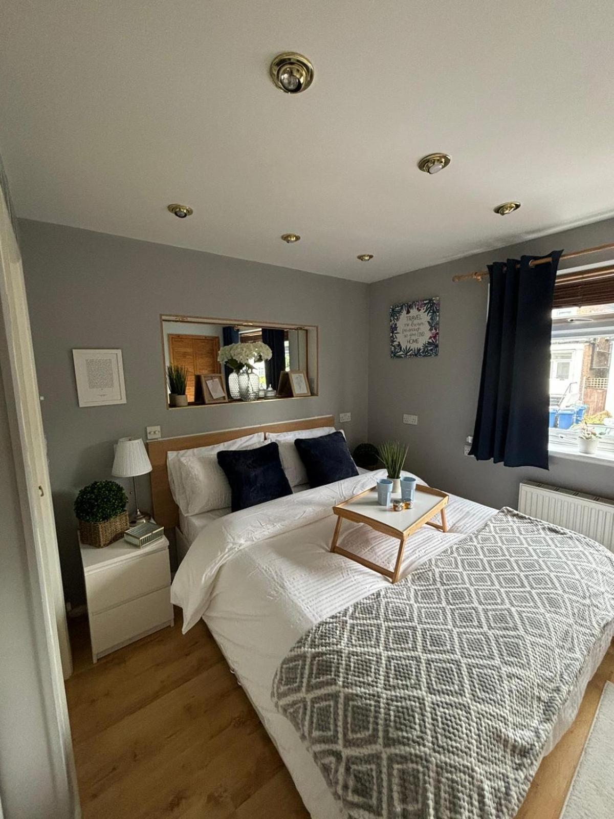 Amazing En-Suite Apartment In Finchley Central Лондон Экстерьер фото