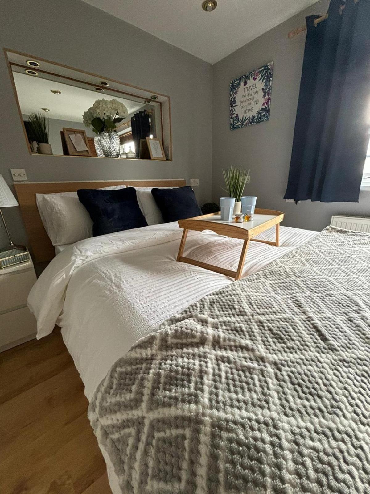 Amazing En-Suite Apartment In Finchley Central Лондон Экстерьер фото